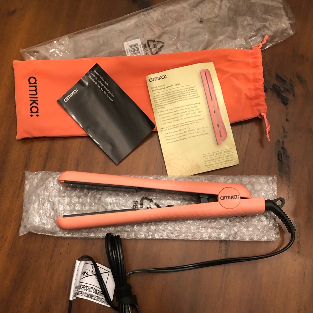 BRAND NEW AMIKA Strand Perfect Ceramic Styler